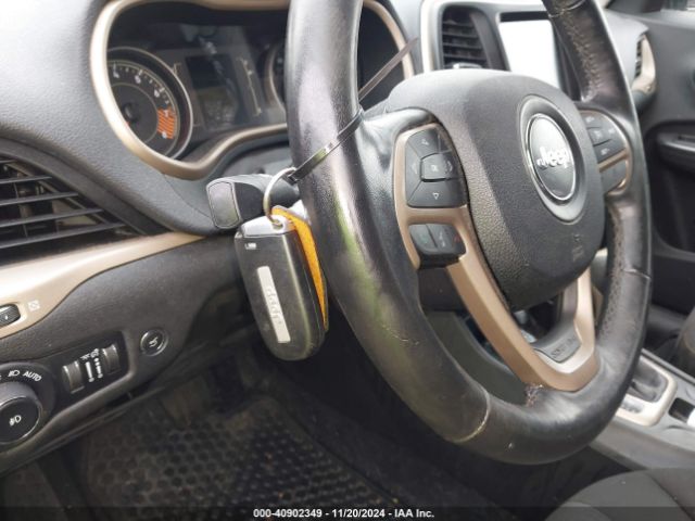 1C4PJMCS8FW774678 Jeep Cherokee Latitude Altitude