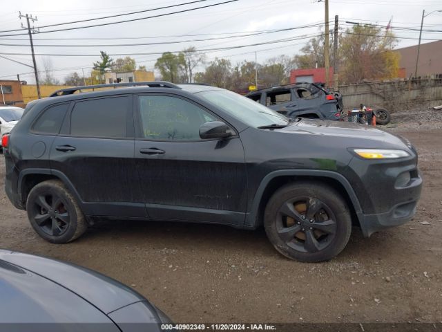 1C4PJMCS8FW774678 Jeep Cherokee Latitude Altitude
