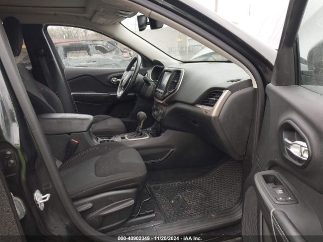 1C4PJMCS8FW774678 Jeep Cherokee Latitude Altitude