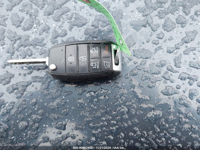 KIA SEDONA LX 2016 KNDMB5C18G6191431 Image 11