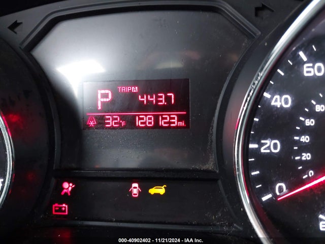 KIA SEDONA LX 2016 KNDMB5C18G6191431 Image 15