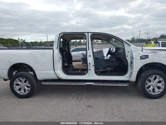 40902425 :رقم المزاد ، 1N6AA1F21HN552134 vin ، 2017 Nissan Titan Xd Sv Gas مزاد بيع