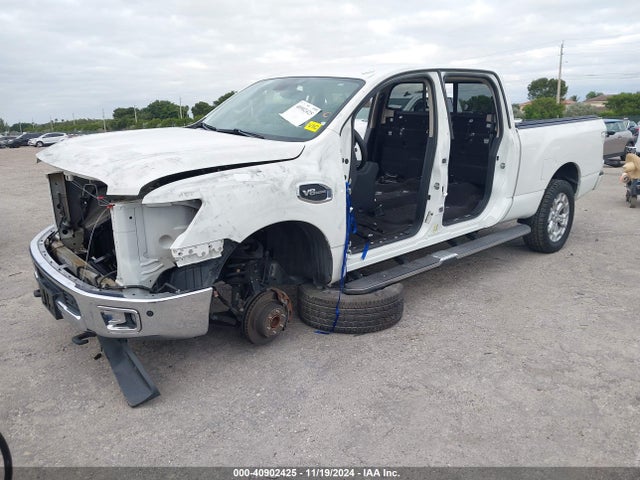 40902425 :رقم المزاد ، 1N6AA1F21HN552134 vin ، 2017 Nissan Titan Xd Sv Gas مزاد بيع