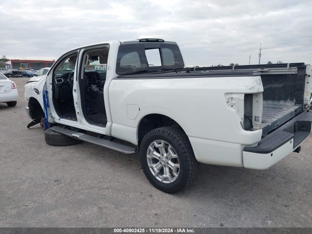 40902425 :رقم المزاد ، 1N6AA1F21HN552134 vin ، 2017 Nissan Titan Xd Sv Gas مزاد بيع