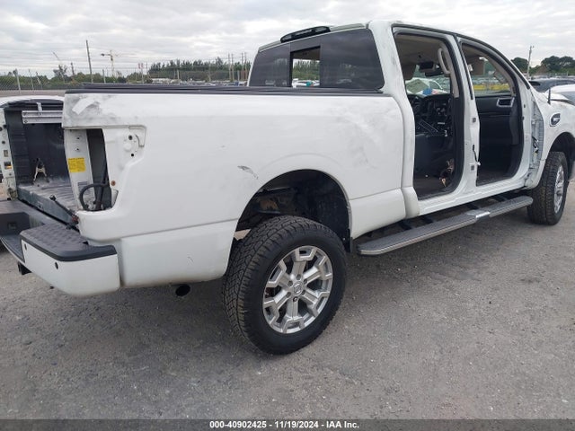 40902425 :رقم المزاد ، 1N6AA1F21HN552134 vin ، 2017 Nissan Titan Xd Sv Gas مزاد بيع