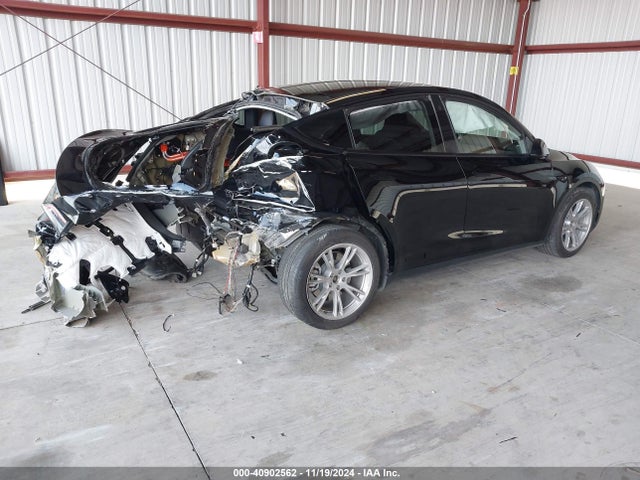 2023 TESLA MODEL Y 7SAYGAEE0PF741157 Photo 3