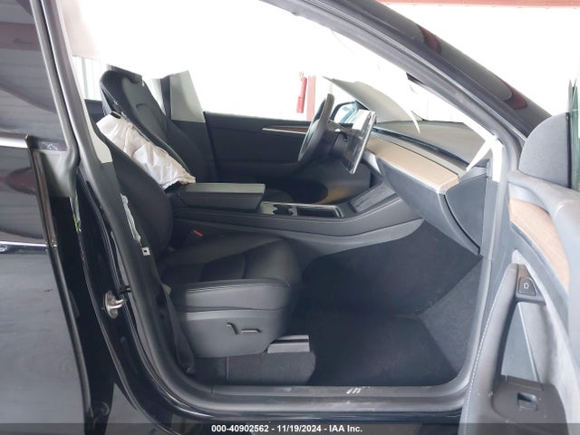 2023 TESLA MODEL Y 7SAYGAEE0PF741157 Photo 4