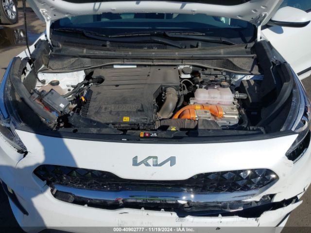 KNDCB3LC6N5532779 KIA NIRO LX