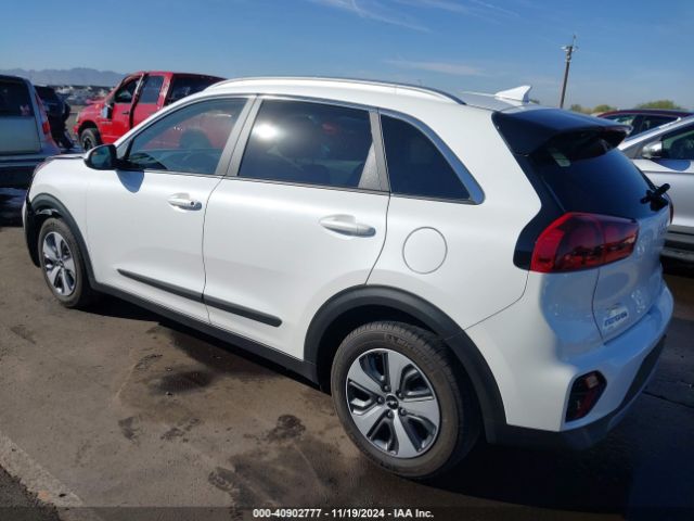 KNDCB3LC6N5532779 KIA NIRO LX