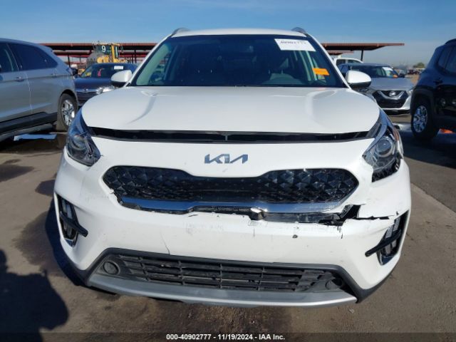 KNDCB3LC6N5532779 KIA NIRO LX
