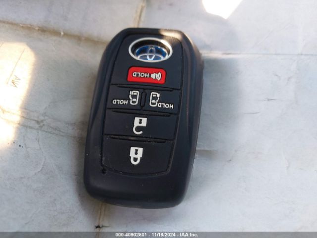 5TDKRKEC6MS014551 Toyota SIENNA LE