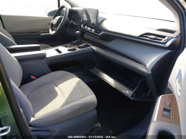 5TDKRKEC6MS014551 Toyota SIENNA LE