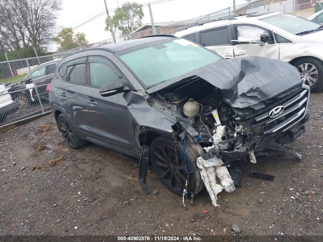 2017 KM8J33A2XHU487611 main image
