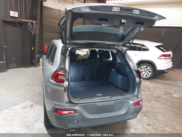 1C4PJLAB9EW155082 Jeep Cherokee Sport