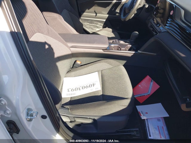 Toyota CAMRY LE 2025 4T1DAACK6SU034095 Image 5