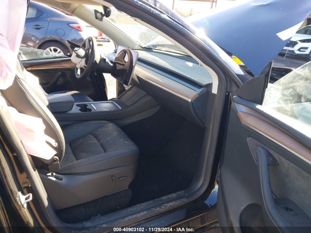 2024 TESLA MODEL Y 7SAYGDEE1RF084874 Photo 4