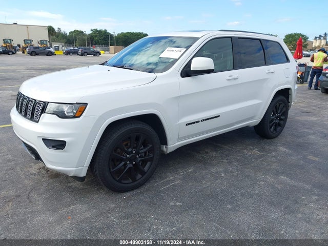 Jeep Grand Cherokee Laredo 2018 1C4RJFAG7JC319737 Image 2