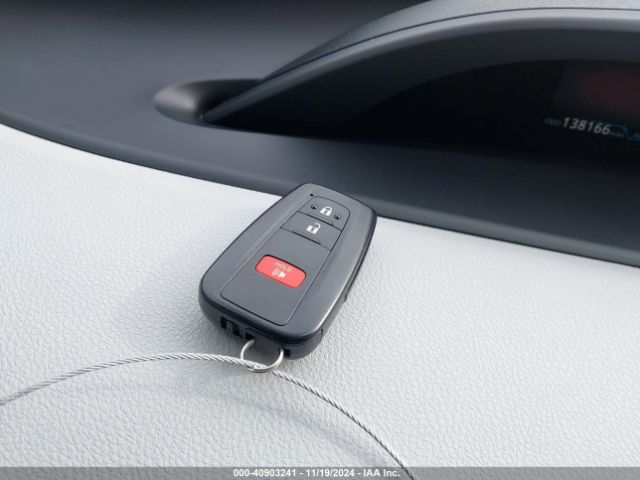 JTDKARFUXG3000956 Toyota Prius Three Touring