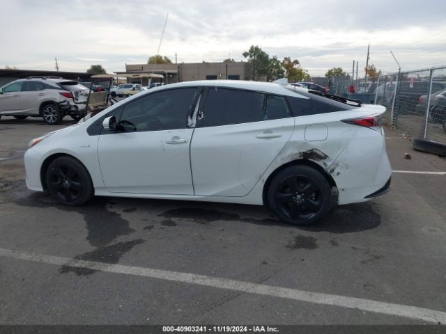 JTDKARFUXG3000956 Toyota Prius Three Touring