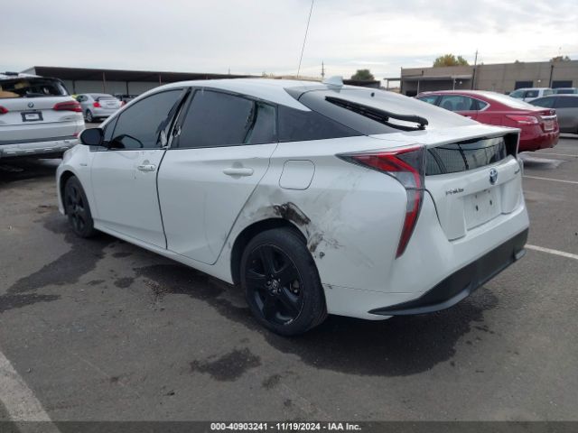 JTDKARFUXG3000956 Toyota Prius Three Touring