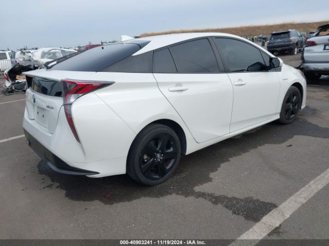 JTDKARFUXG3000956 Toyota Prius Three Touring