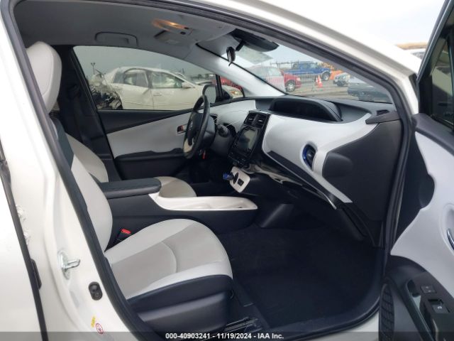 JTDKARFUXG3000956 Toyota Prius Three Touring