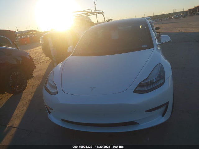 Tesla Model 3 Long Range/mid Range 2018 5YJ3E1EA5JF162344 Image 11