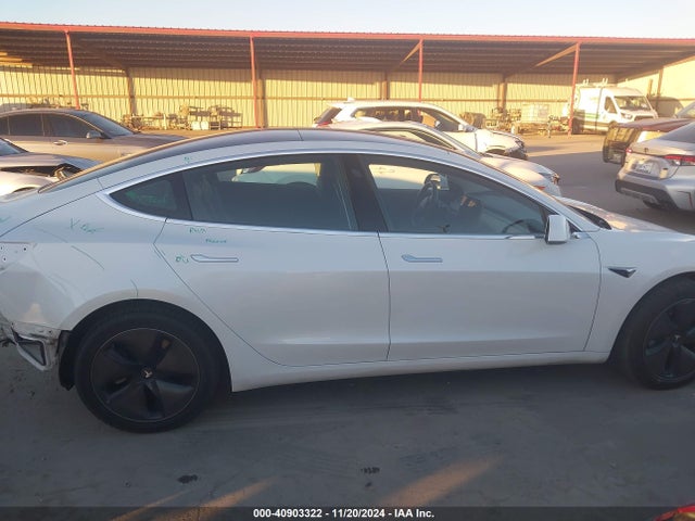 Tesla Model 3 Long Range/mid Range 2018 5YJ3E1EA5JF162344 Image 12