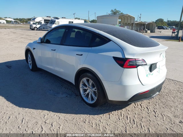 2021 TESLA MODEL Y 5YJYGDEE6MF099778 Photo 2