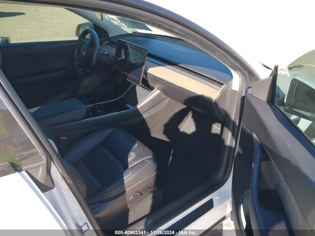 2021 TESLA MODEL Y 5YJYGDEE6MF099778 Photo 4