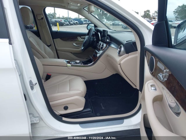 WDC0G4JB7JV068068 Mercedes-Benz GLC 300