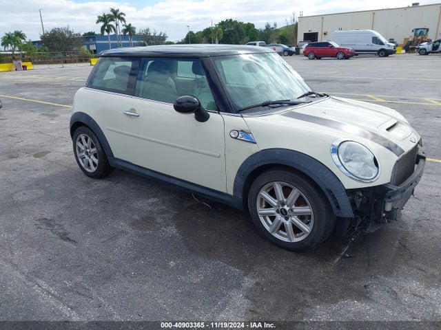 2011 MINI COOPER S WMWSV3C50BTY22489 Photo 0