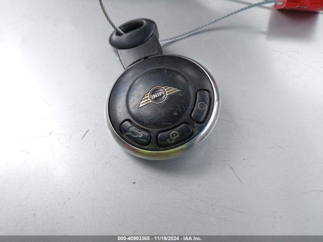 2011 MINI COOPER S WMWSV3C50BTY22489 Photo 10