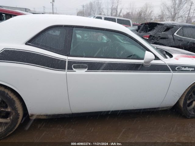 2C3CDZAG0GH289408 Dodge Challenger Sxt