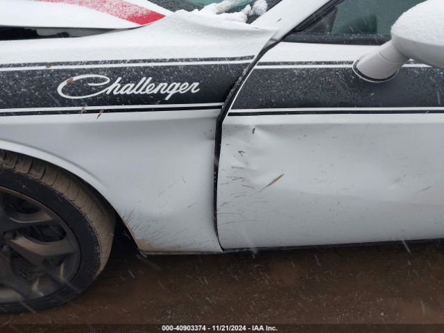 2C3CDZAG0GH289408 Dodge Challenger Sxt