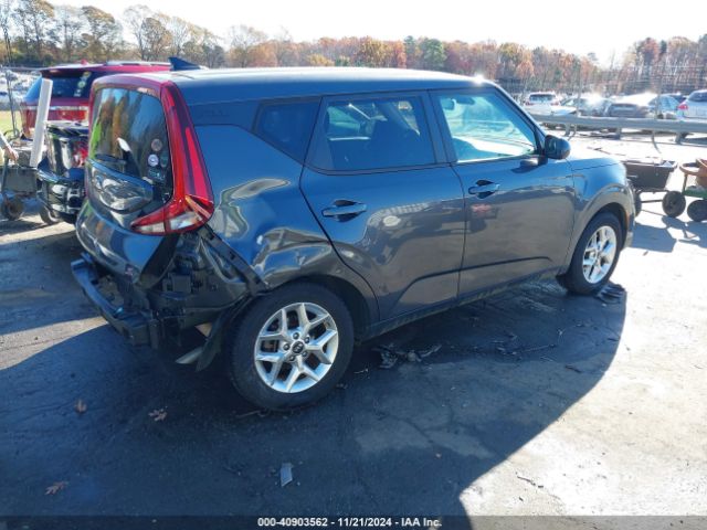 KNDJ23AU2M7737215 KIA SOUL S
