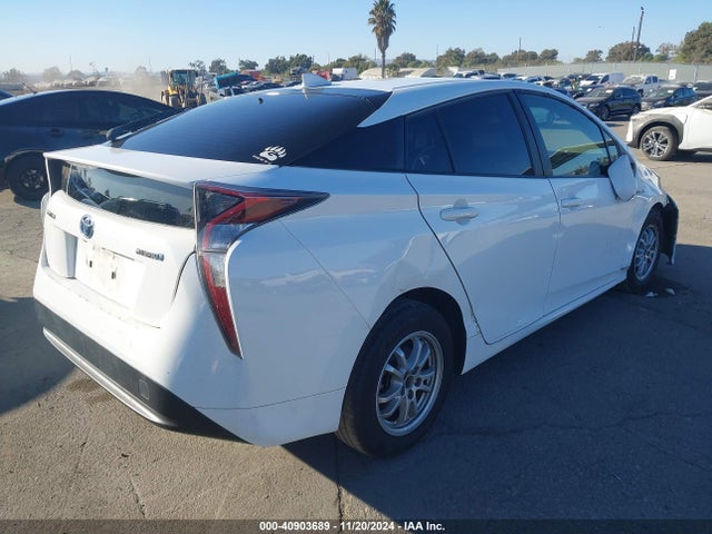 Toyota Prius Two 2016 JTDKBRFU6G3016987 Image 4