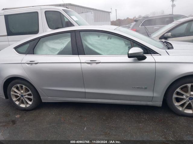 3FA6P0LU8KR180566 Ford Fusion Hybrid Se