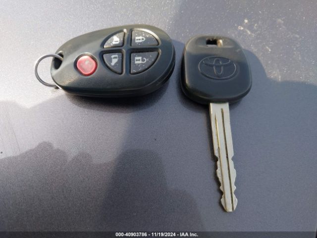 5TDKK3DC6GS764533 Toyota Sienna Le 8 Passenger