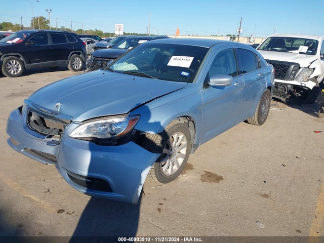 Chrysler 200 Touring 2014 1C3CCBBB4EN192505 Image 2