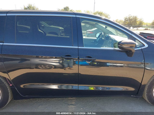 Chrysler Pacifica Touring L 2023 2C4RC1BG2PR563940 Image 13