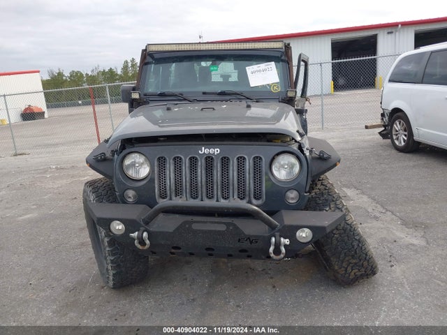 1C4AJWAG8HL625885 Jeep Wrangler Sport 4x4