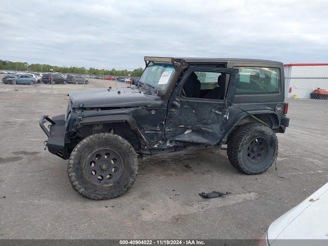 1C4AJWAG8HL625885 Jeep Wrangler Sport 4x4