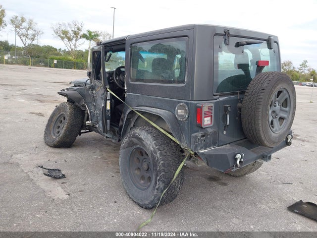 1C4AJWAG8HL625885 Jeep Wrangler Sport 4x4