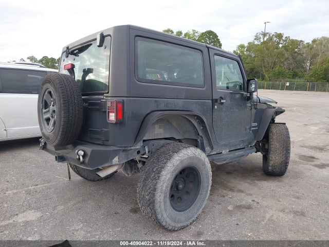 1C4AJWAG8HL625885 Jeep Wrangler Sport 4x4
