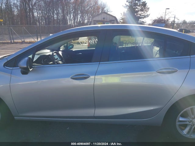 Chevrolet Cruze Lt Auto 2018 1G1BE5SM4J7172461 Image 15