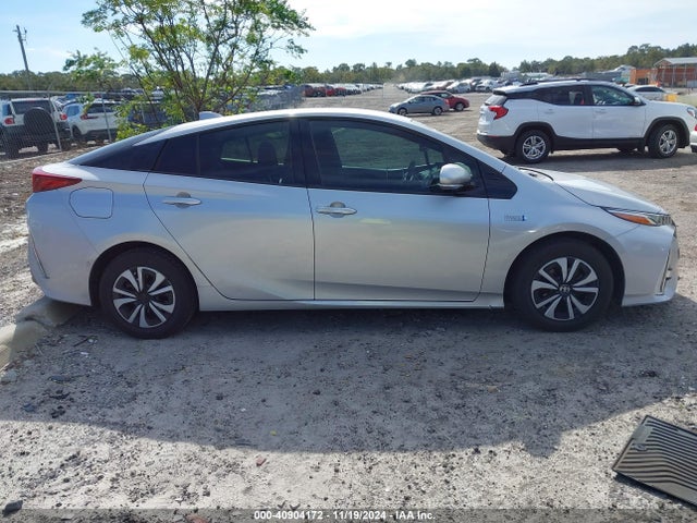 Toyota Prius Prime Advanced 2017 JTDKARFP5H3003887 Image 13