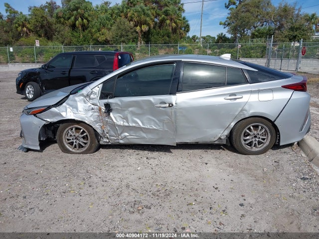 Toyota Prius Prime Advanced 2017 JTDKARFP5H3003887 Image 14