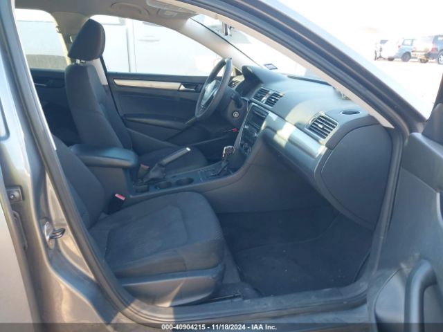 1VWAP7A3XEC028375 Volkswagen Passat 2.5l S