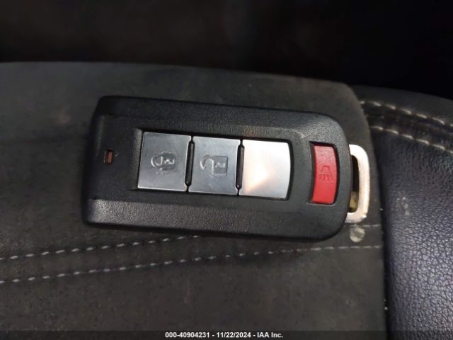 JA4AZ3A33KZ041915 Mitsubishi Outlander Se